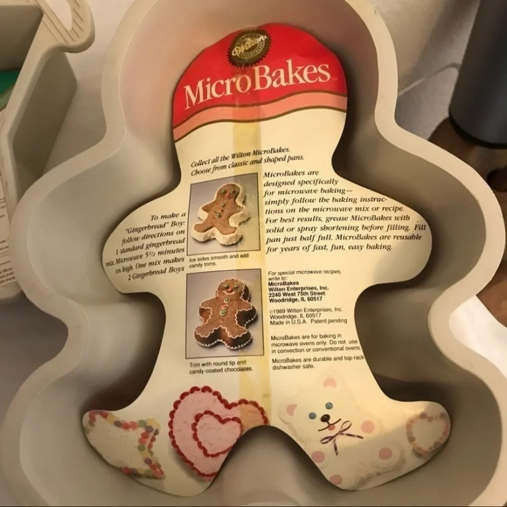 Wilton  Micro Bakes Durable Microwave Cake Pans - Star and Gingerbread Boy